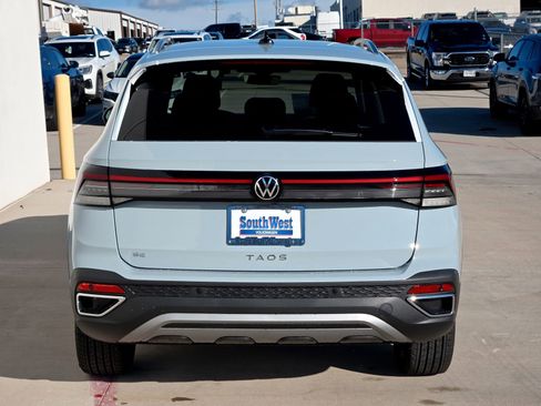 New 2026 Volkswagen Taos SE image 5