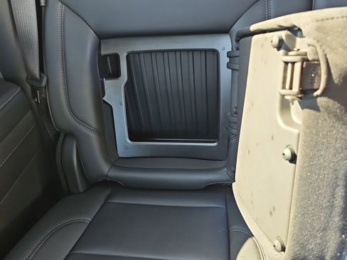 Used 2024 GMC Sierra 1500 SLT image 19