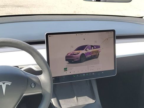 Used 2024 Tesla Model Y Long Range RWD image 23