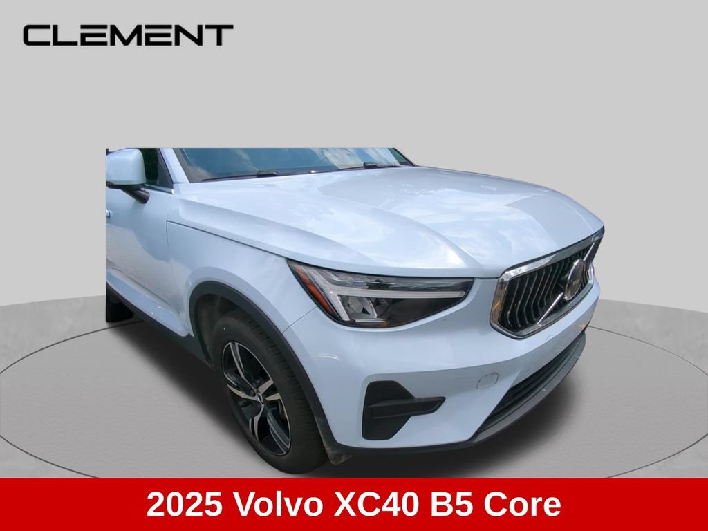 Used 2025 Volvo XC40 B5 Core AWD/4WD image 6