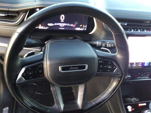 Used 2021 Jeep Grand Cherokee L Overland w/ Advanced Protech Group III image 17