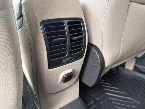 Used 2017 Ford Escape SE image 27