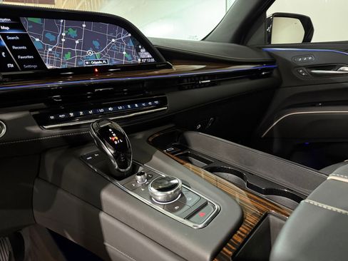 Certified 2023 Cadillac Escalade Premium Luxury w/ Performance Package AWD/4WD image 15