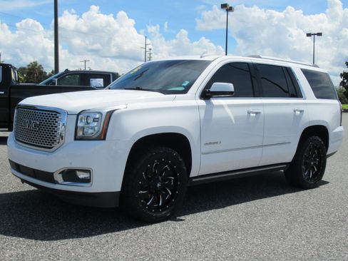 Used 2015 GMC Yukon Denali w/ Premium Package RWD image 3