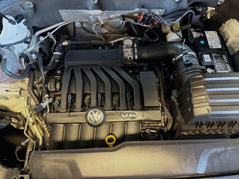 Used 2021 Volkswagen Atlas SE image 35