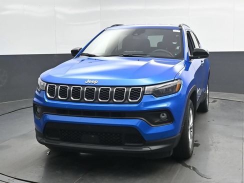 Used 2024 Jeep Compass Latitude AWD/4WD image 6
