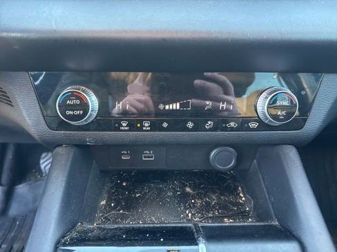 Used 2022 Mitsubishi Outlander ES image 18