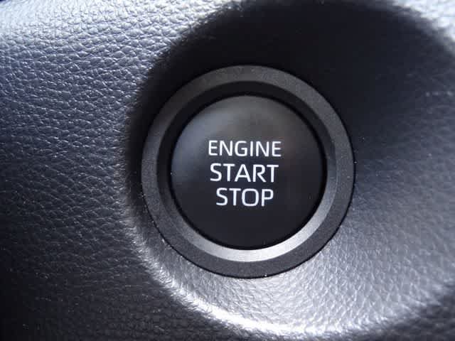 Certified 2026 Toyota Corolla Cross XLE FWD image 19