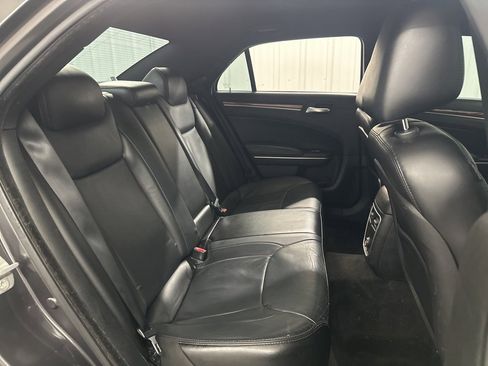 Used 2014 Chrysler 300 image 35