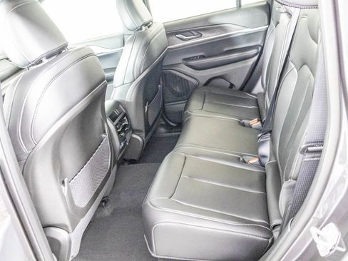 New 2025 Jeep Grand Cherokee Limited image 27