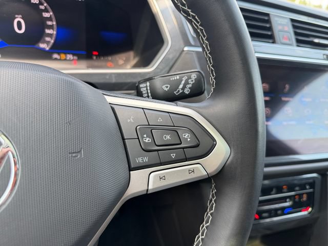 Used 2022 Volkswagen Tiguan SE w/ Panoramic Sunroof Package AWD/4WD image 25