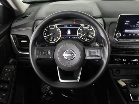 Certified 2024 Nissan Rogue SV FWD image 10