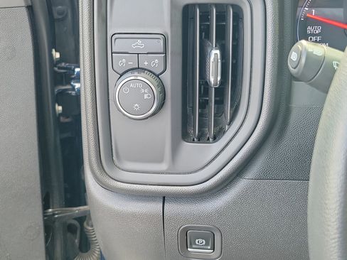 Used 2023 Chevrolet Silverado 1500 Custom RWD image 18