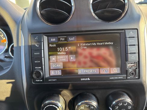 Used 2016 Jeep Compass High Altitude image 16