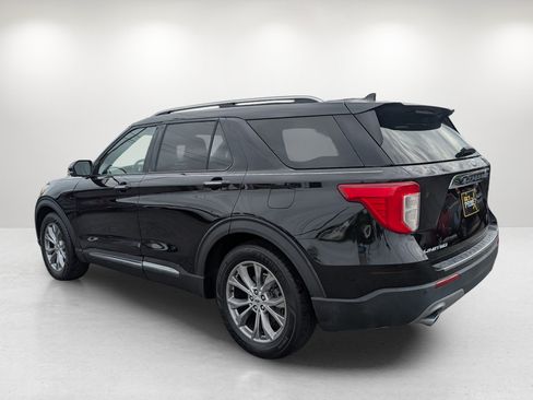Used 2022 Ford Explorer Limited w/ Equipment Group 301A RWD image 7