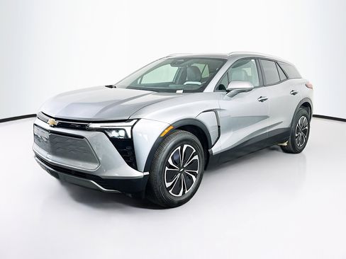 Used 2024 Chevrolet Blazer EV LT AWD/4WD image 3