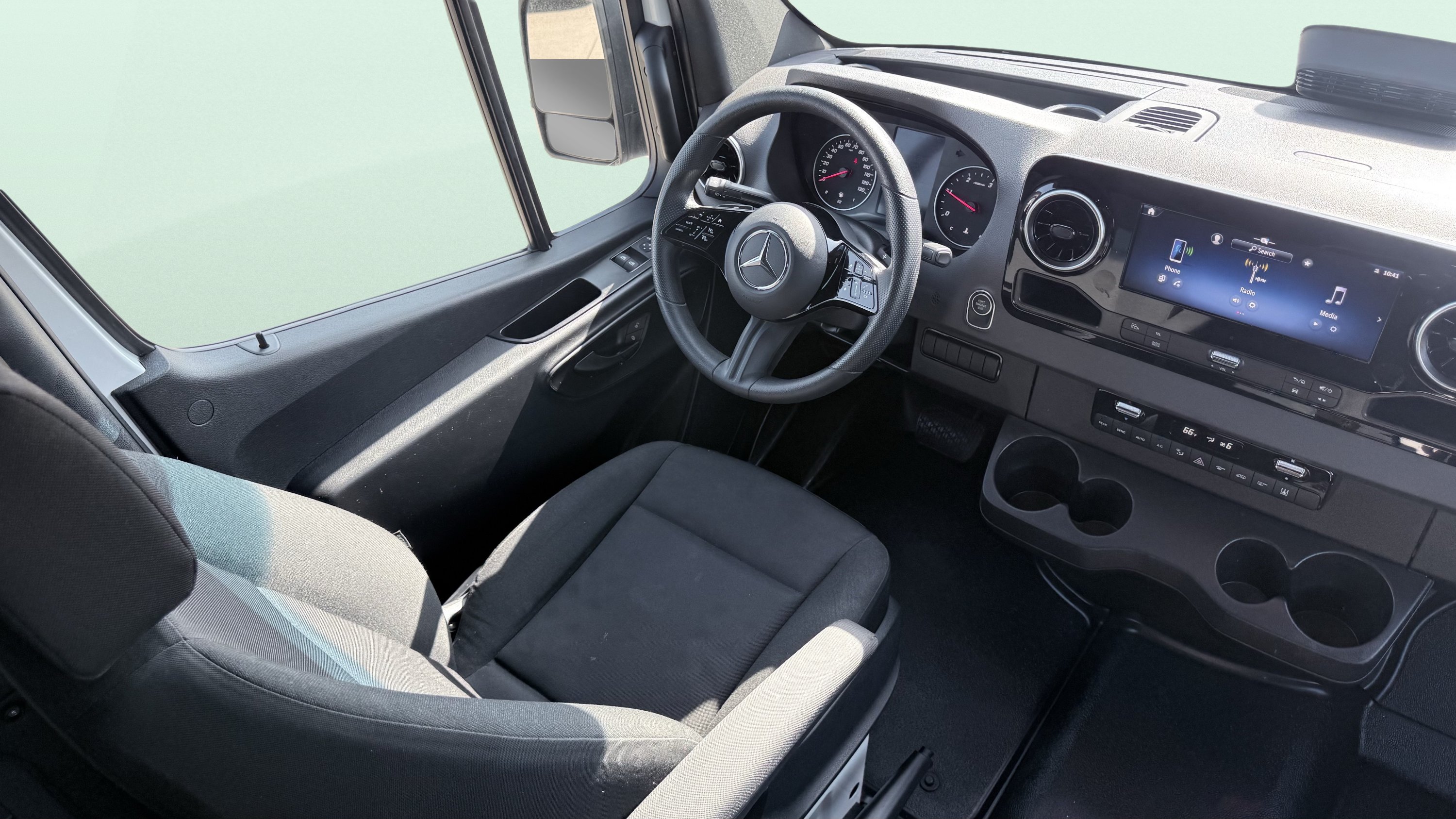 Used 2025 Mercedes-Benz Sprinter 2500 image 44
