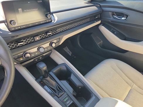 Used 2023 Honda Accord EX image 32
