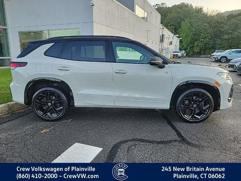 Used 2025 Volkswagen Tiguan SE R-Line AWD/4WD image 33
