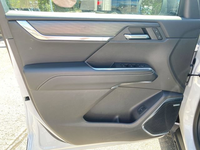 Used 2025 GMC Acadia Elevation FWD image 21