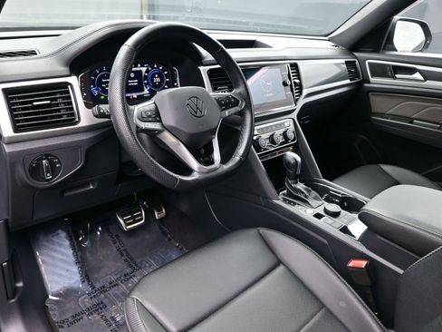 Used 2023 Volkswagen Atlas Cross Sport SEL R-Line image 13