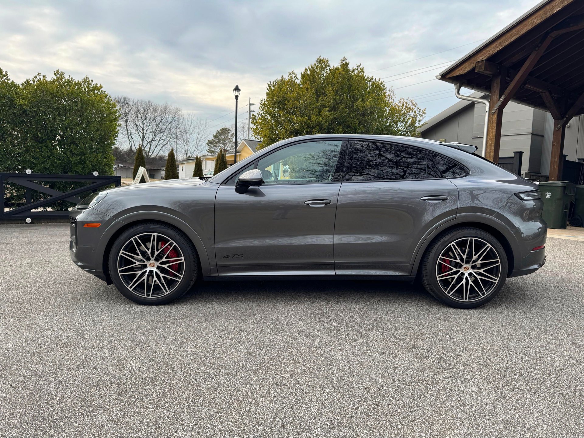 Used 2025 Porsche Cayenne GTS AWD/4WD image 6