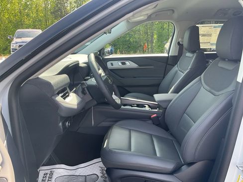 New 2026 Ford Explorer Active RWD image 16