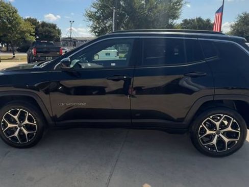 Used 2025 Jeep Compass Limited AWD/4WD image 5