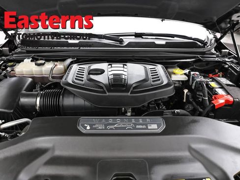 Used 2024 Jeep Wagoneer Series III w/ Premium Group I AWD/4WD image 7