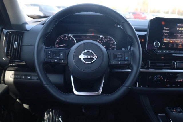 Certified 2025 Nissan Pathfinder SV AWD/4WD image 7