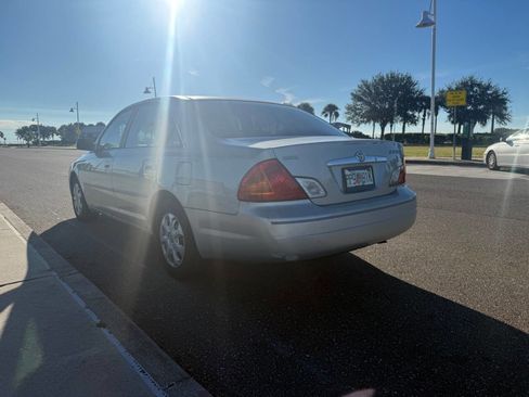 Used 2001 Toyota Avalon XLS image 4