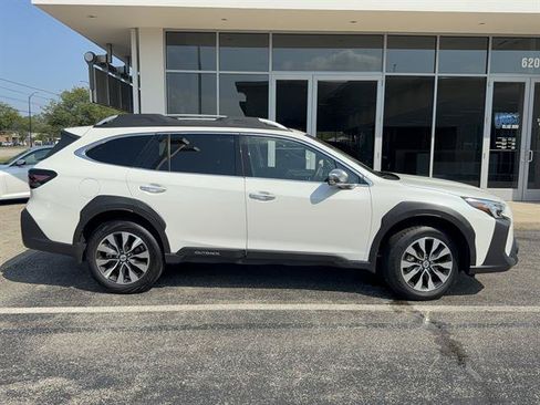 Used 2025 Subaru Outback Touring XT w/ Popular Package #2 AWD/4WD image 2