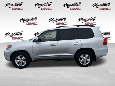 Used 2014 Toyota Land Cruiser Base image 9