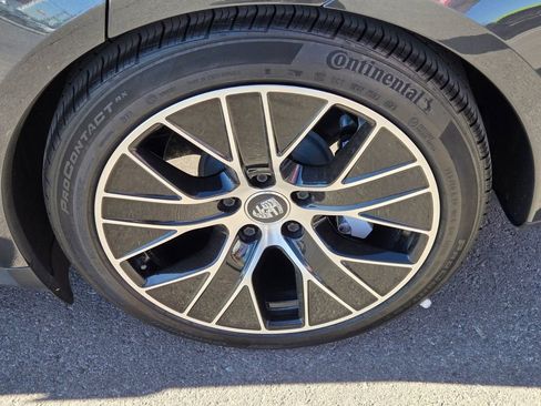 Used 2020 Porsche Taycan Turbo image 10