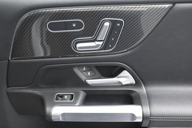 Used 2023 Mercedes-Benz GLB 250 image 31