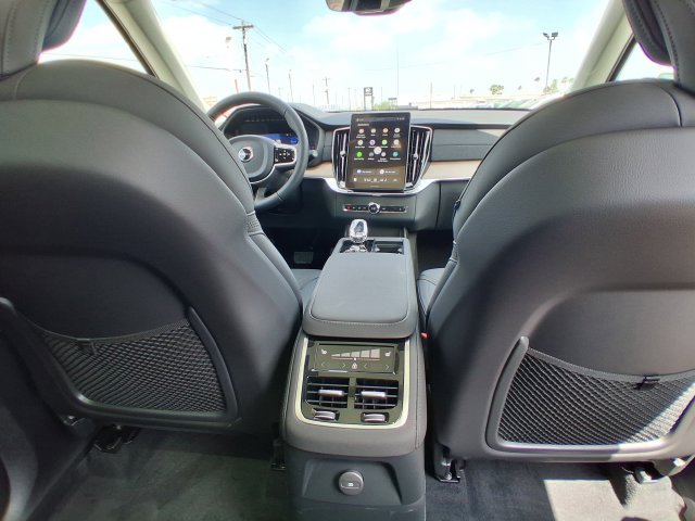 New 2026 Volvo XC90 T8 Plus w/ Protection Package Premier AWD/4WD image 14