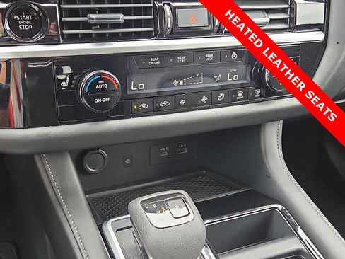 Used 2025 Nissan Pathfinder SL AWD/4WD image 21