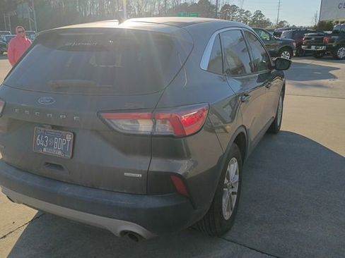 Used 2020 Ford Escape SE image 5