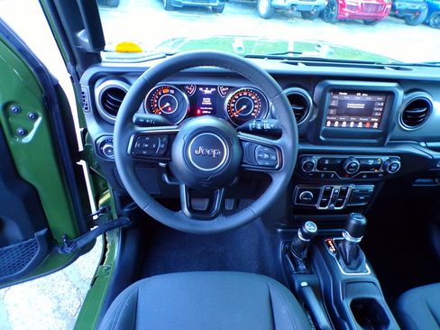 Used 2023 Jeep Wrangler Unlimited Sport AWD/4WD image 15