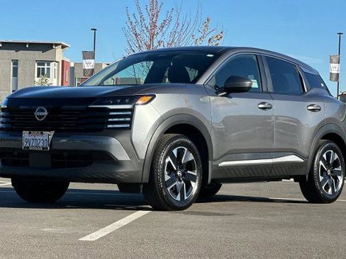 Certified 2025 Nissan Kicks SV image 8