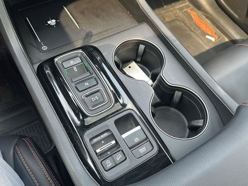 Used 2025 Honda Pilot TrailSport image 23