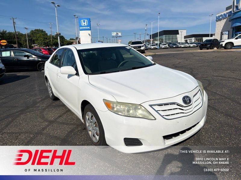 Used 2011 Toyota Camry LE FWD image 1