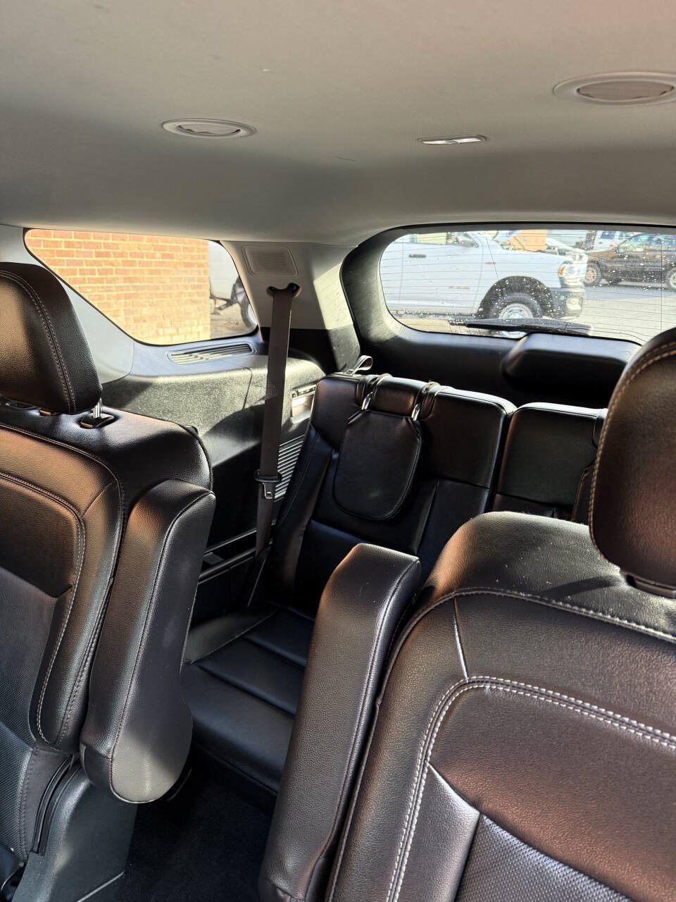 Used 2021 Ford Explorer Limited w/ Equipment Group 301A AWD/4WD image 10