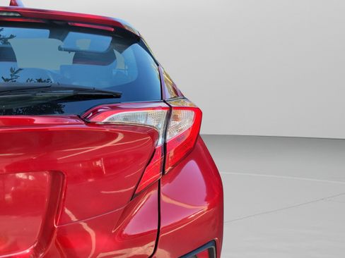Used 2020 Toyota C-HR LE FWD image 21