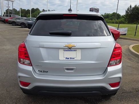 Used 2020 Chevrolet Trax LS w/ Tint and Cruise Package FWD image 11