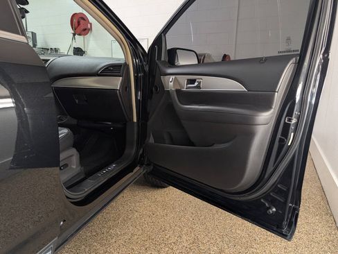 Used 2014 Lincoln MKX AWD w/ Equipment Group 101A image 19