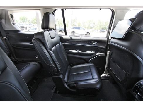 Used 2023 Jeep Grand Cherokee L Limited w/ Luxury Tech Group II RWD image 14