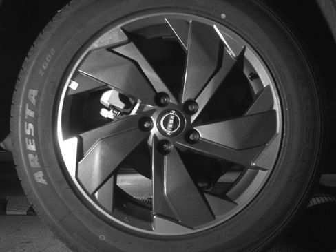 Used 2025 Nissan Rogue SV AWD/4WD image 18