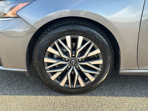 Certified 2023 Nissan Altima 2.5 SV image 11