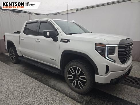 Used 2022 GMC Sierra 1500 AT4 w/ AT4 Premium Package AWD/4WD image 2